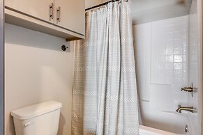 Newly Built 'corner Hideaway' 3 Mi to Texas A & M