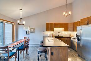 6 Mi to Winter Park: Mtn-view Condo w/ Balcony!