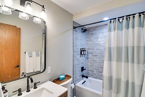 6 Mi to Winter Park: Mtn-view Condo w/ Balcony!