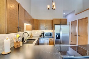 6 Mi to Winter Park: Mtn-view Condo w/ Balcony!