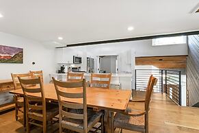 98 Ridgepoint 4 Bedroom Condo by RedAwning