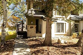 98 Ridgepoint 4 Bedroom Condo by RedAwning