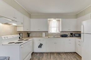 ~ 1 Mi to the Strand: Central Unit in Galveston!