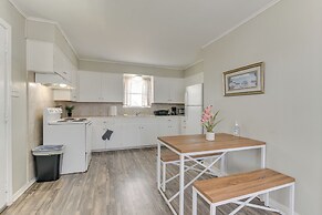 ~ 1 Mi to the Strand: Central Unit in Galveston!