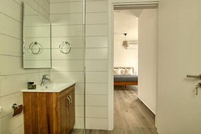 Phaedrus Living Coral Suites Aquatic