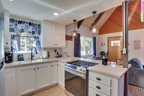 Cabin w/ Deck, Fire Pit & Big Bear Lake Access!
