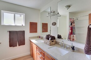 Cabin w/ Deck, Fire Pit & Big Bear Lake Access!