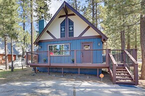 Cabin w/ Deck, Fire Pit & Big Bear Lake Access!