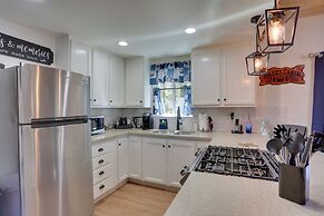 Cabin w/ Deck, Fire Pit & Big Bear Lake Access!