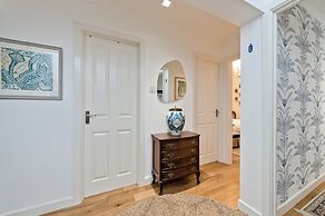 Botanical Bliss Near Kew Gardens by Underthedoormat