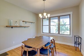 Quiet Weaverville Home w/ Screened-in Porch!