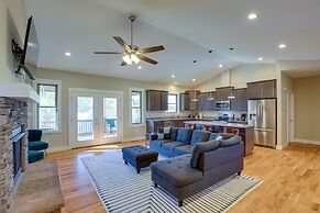 Quiet Weaverville Home w/ Screened-in Porch!