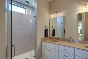 Quiet Weaverville Home w/ Screened-in Porch!