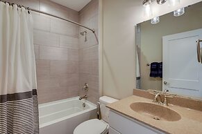 Quiet Weaverville Home w/ Screened-in Porch!