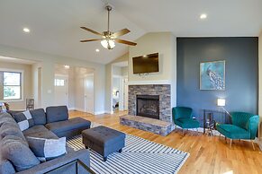 Quiet Weaverville Home w/ Screened-in Porch!