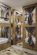 Ventiuna Hotel & Hostel