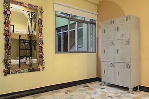 Ventiuna Hotel & Hostel