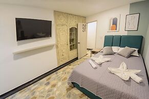 Ventiuna Hotel & Hostel