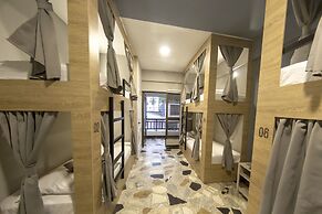 Ventiuna Hotel & Hostel