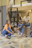 Ventiuna Hotel & Hostel