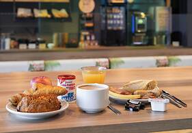 B&B HOTEL Massieux Genay