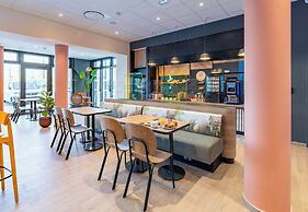 B&B HOTEL Massieux Genay
