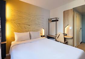 B&B HOTEL Massieux Genay