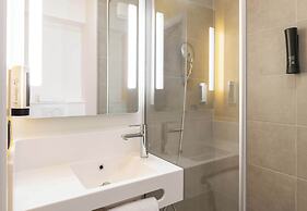 B&B HOTEL Massieux Genay