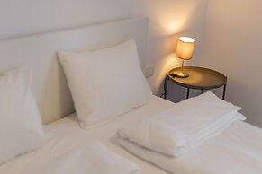 Zoe Apartment