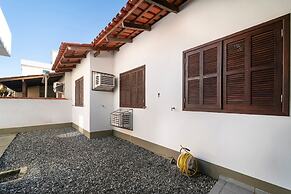 914 - Casa 3 dormitórios para 8 pessoas