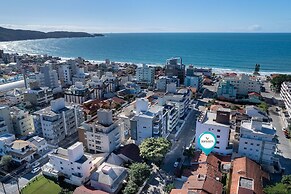 914 - Casa 3 dormitórios para 8 pessoas