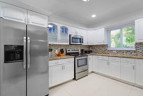 Peaceful Comfort: Comfortable Miami Home