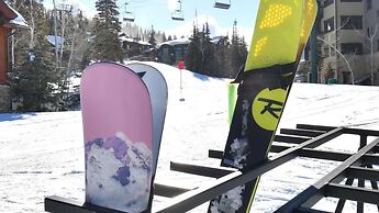 Powder Peak by Avantstay Ski In And Out