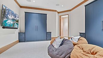 Powder Peak by Avantstay Ski In And Out