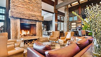 Powder Peak by Avantstay Ski In And Out