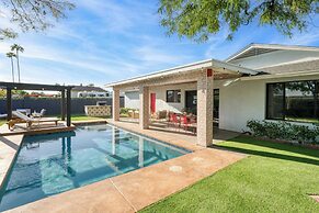 Element by Avantstay Pool, Firepit, Game Room