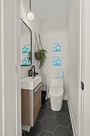 Passyunk Square Spacious 1BR - Huge Deck