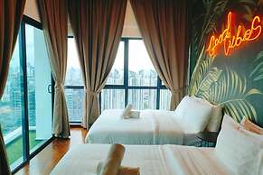 Reizz Residence by Plush