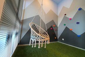 Reizz Residence by Plush