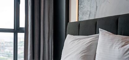 Reizz Residence by Plush