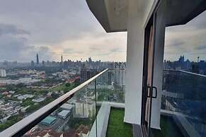 Reizz Residence by Plush