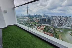 Reizz Residence by Plush