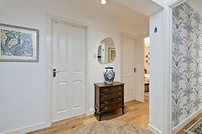 Botanical Bliss Near Kew Gardens by Underthedoormat