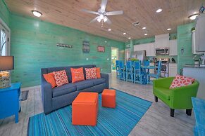Shared Pool, Walkable to Beach, Vibrant Beachy Design! Bay Bliss by Av