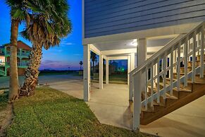 Lost Chancla by Avantstay 5 Min to Beach + Pool