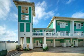 19th Wave by Avantstay Dune Views + Shared Pool