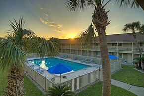 Beach Daze by Avantstay 1 Block to Beach