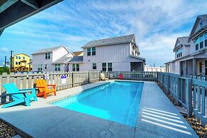Shared Pool, 1block to Alister, Music & Eateries Bluegrass Breeze by A