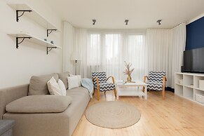 Warsaw Center Apartment by Renters