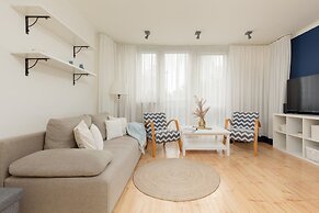 Warsaw Center Apartment by Renters